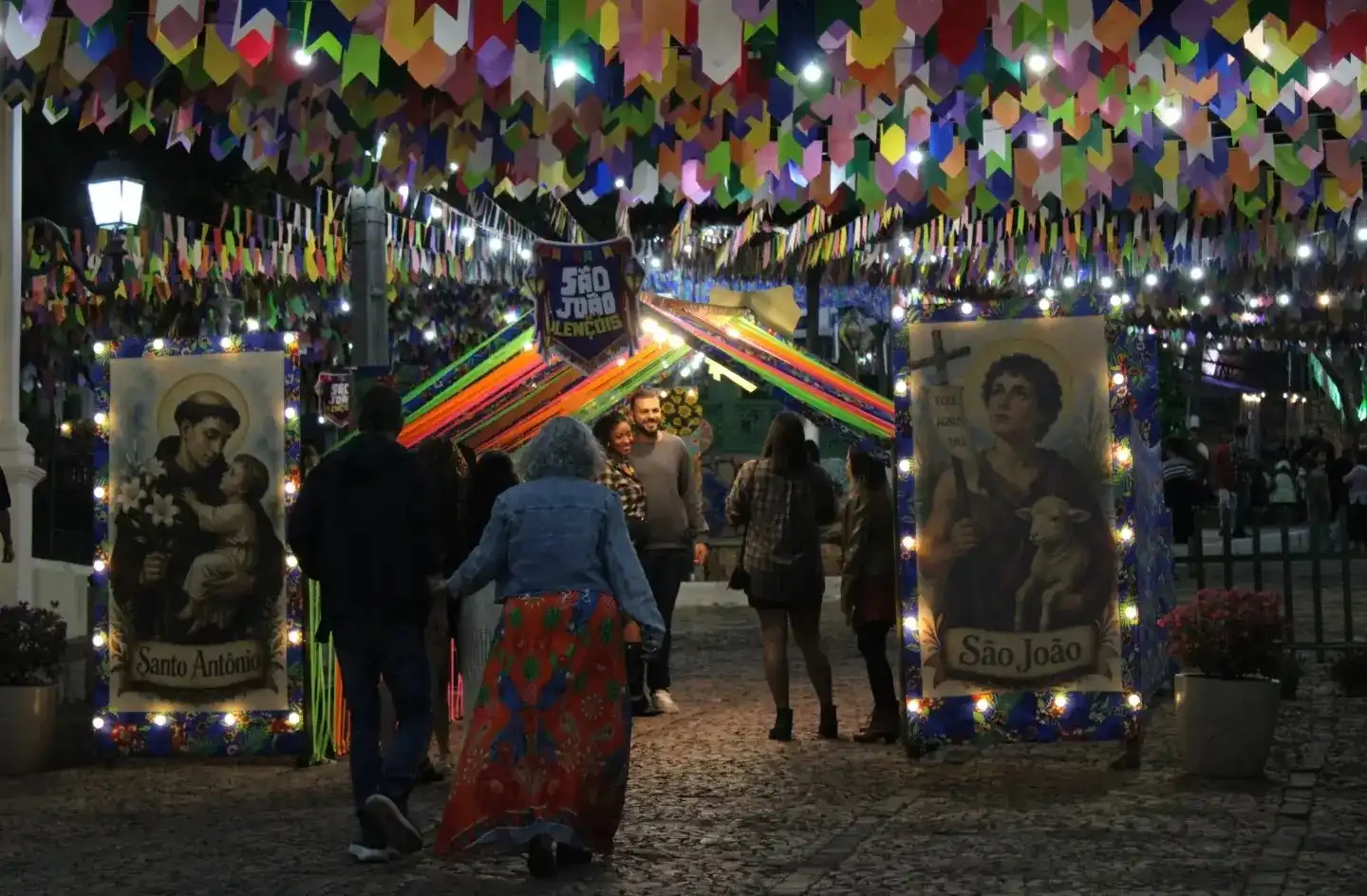 Imagem de Praça lotada e clima especial da Chapada marcam mais uma noite de São João em Lençóis