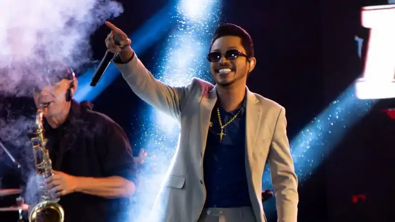 Imagem de Cantor Silfarley passa mal durante apresentação e cancela show em Coração de Maria