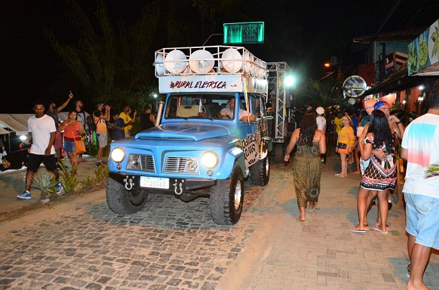 Imagem de Terreiro de Jesus tem palcos itinerantes com muito forró e animação