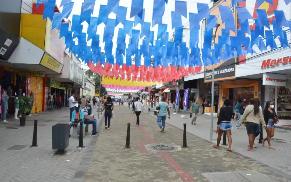 Imagem de Feira de Santana terá horários especiais em shoppings e serviços durante o feriado de São João
