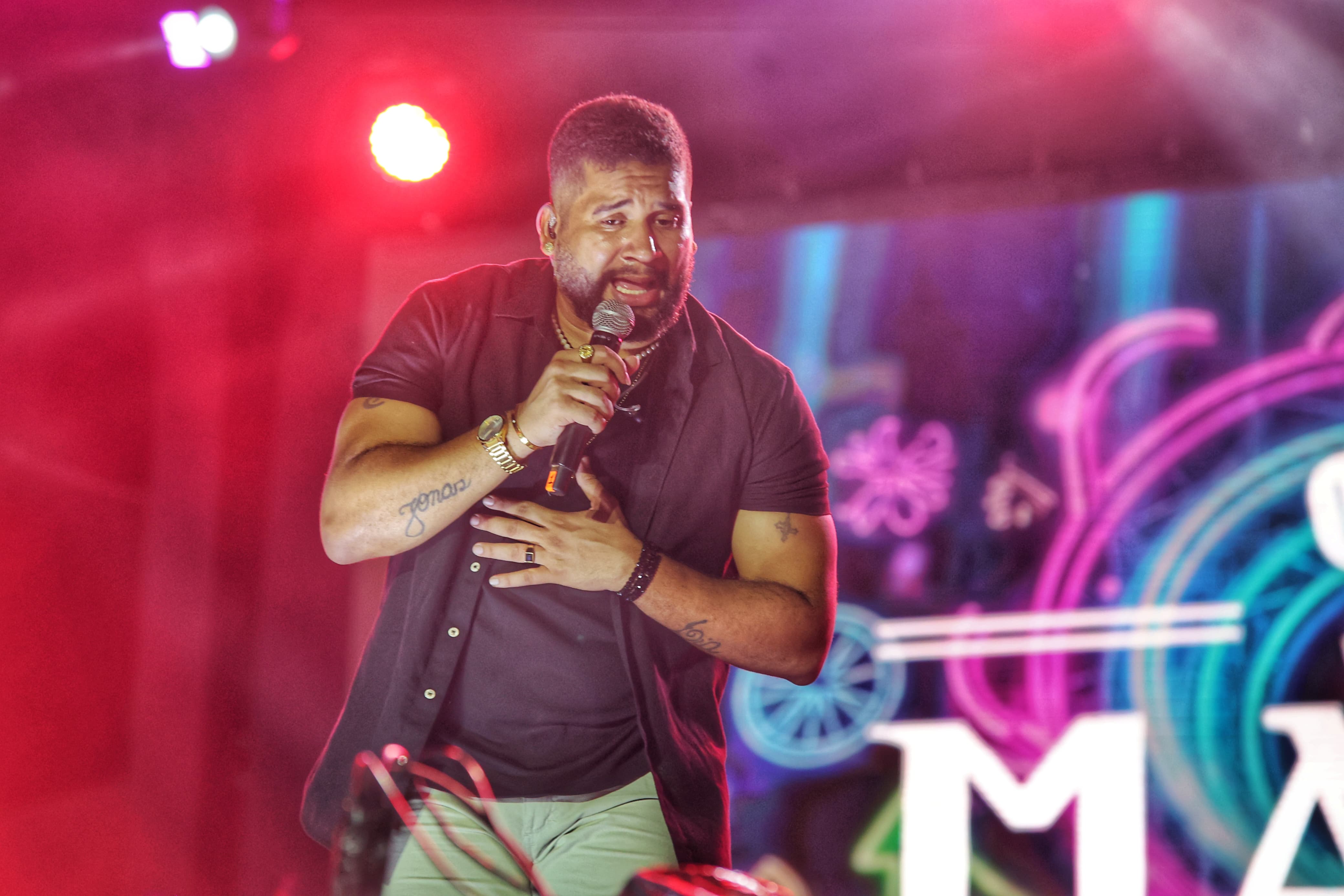 Imagem de Seu Maxixe leva seu famoso arrasta-pé para o público do Parque de Exposições