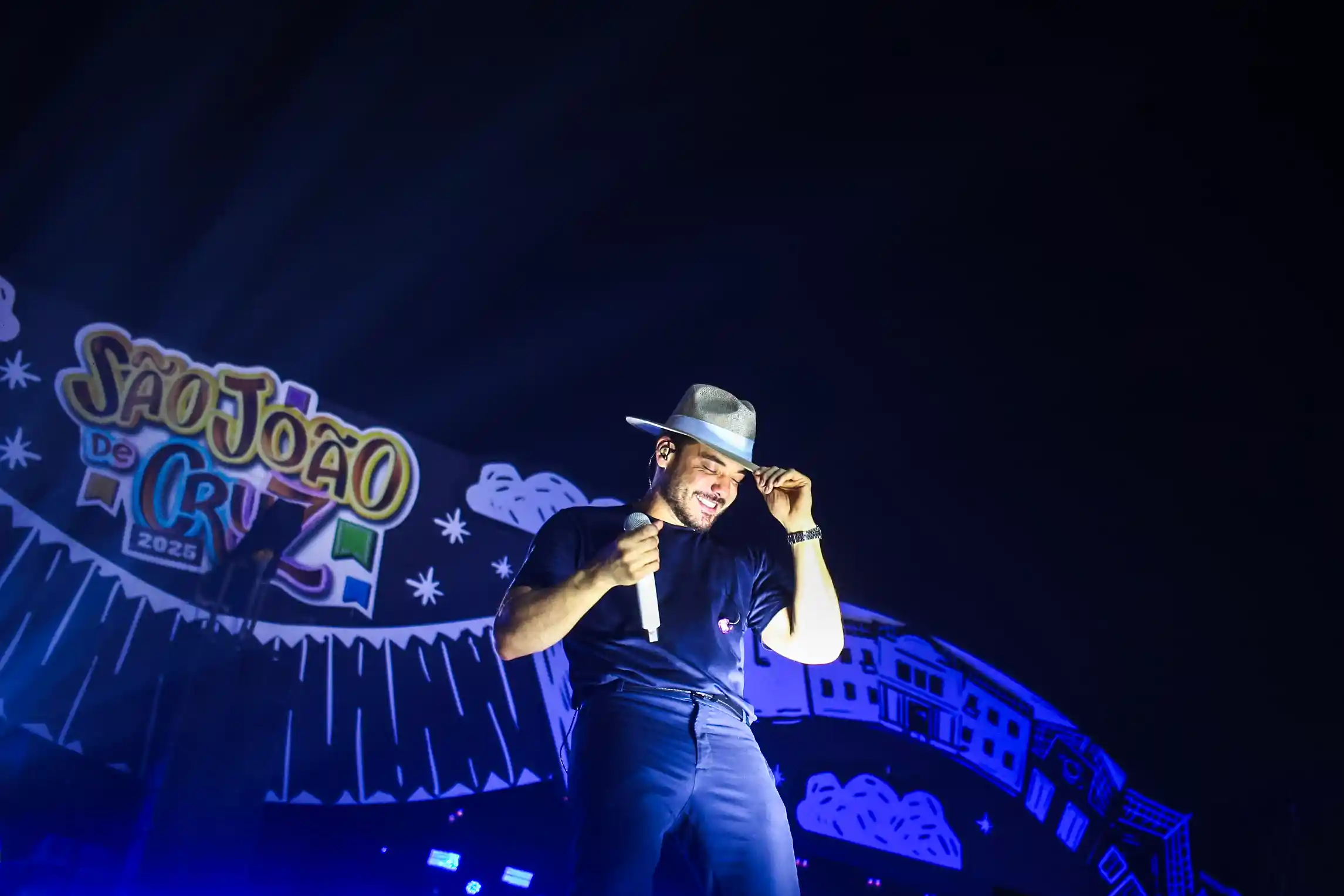 Imagem de Shows animados e choro no palco marcam a véspera de São João em Cruz das Almas