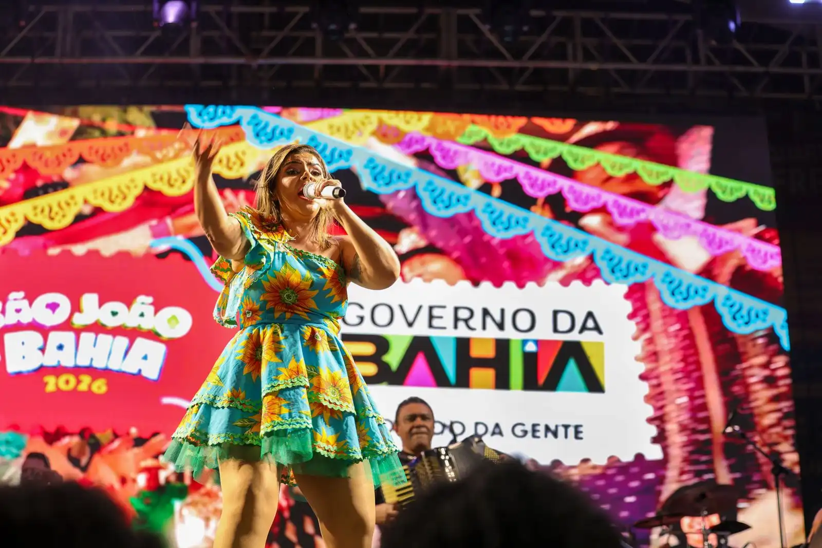 Imagem de São João no Pelourinho lotou com shows de Mastruz com Leite e Falamansa