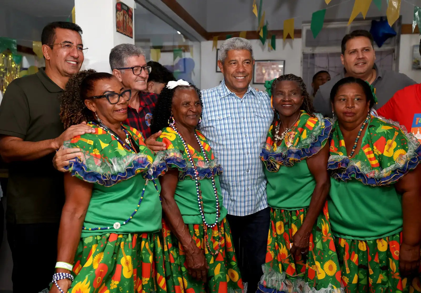 Imagem de Governador marca presença nos festejos juninos de Senhor do Bonfim e Jaguarari